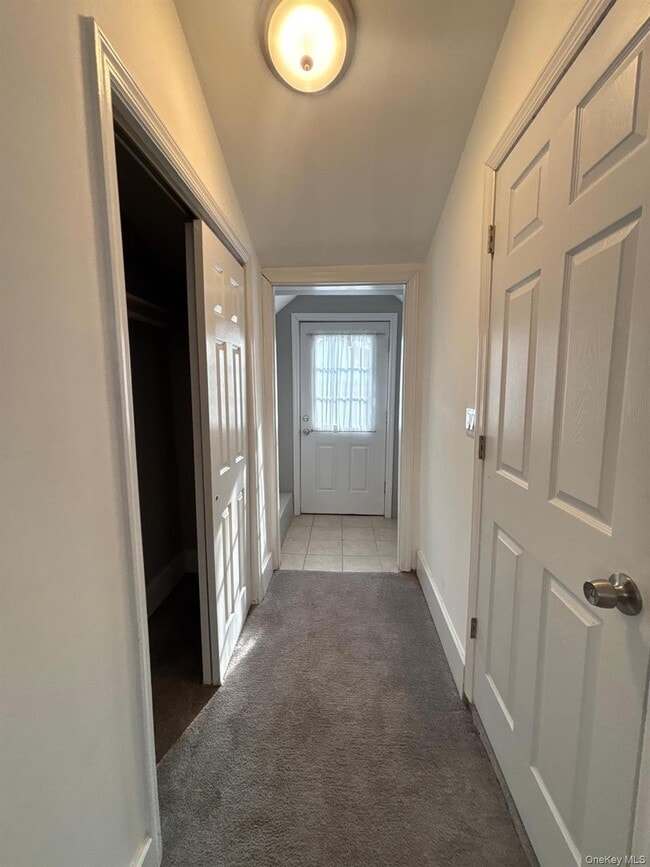 36 Edwin Ct in East Rockaway, NY - Building Photo - Building Photo