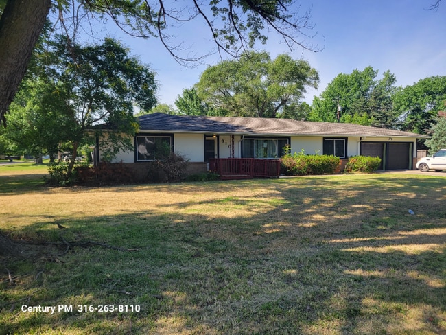 8101 W Maple St in Wichita, KS - Building Photo - Building Photo