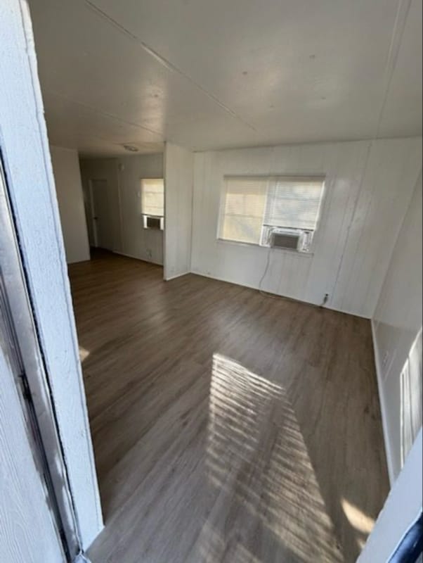 215 Weeks Rd in Cleburne, TX - Foto de edificio - Building Photo