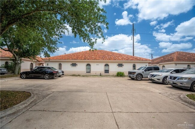 604 Buena Vista Dr, Unit F in Weslaco, TX - Building Photo - Building Photo