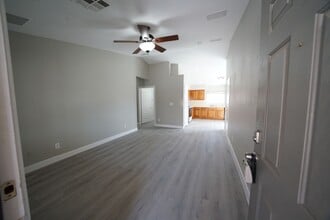 8676 Little Fox St in Las Vegas, NV - Building Photo - Building Photo