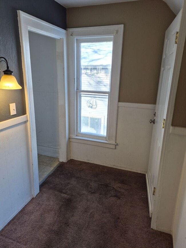 924 Fountain St NE in Grand Rapids, MI - Building Photo - Building Photo