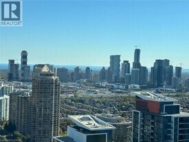 15 Watergarden Dr in Mississauga, ON - Building Photo