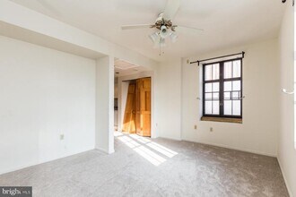 1601 Spring Garden St in Philadelphia, PA - Building Photo - Building Photo