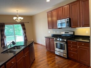 2148 Cedar Grove Trail in Eagan, MN - Building Photo - Building Photo