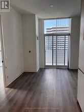 28 Interchange Wy in Vaughan, ON - Building Photo - Building Photo