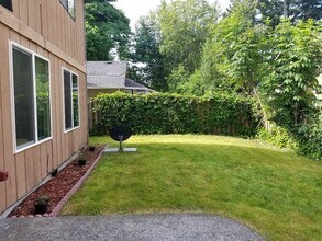 2713 Cedar Hills Ct SE in Lacey, WA - Building Photo - Building Photo
