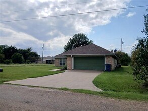 325 Schooner in Gun Barrel City, TX - Building Photo - Building Photo