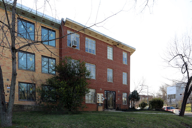 1601 N Carolina Ave NE in Washington, DC - Foto de edificio - Building Photo