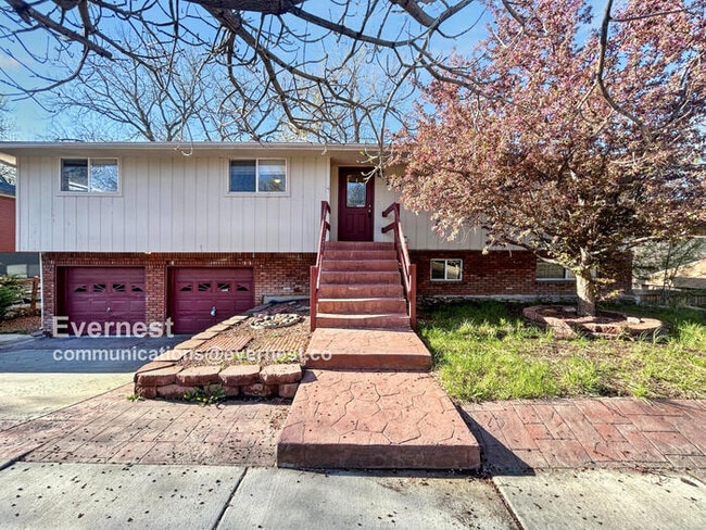 2507 Flintridge Dr