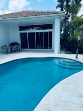 156 Esperanza Way in Palm Beach Gardens, FL - Building Photo - Building Photo