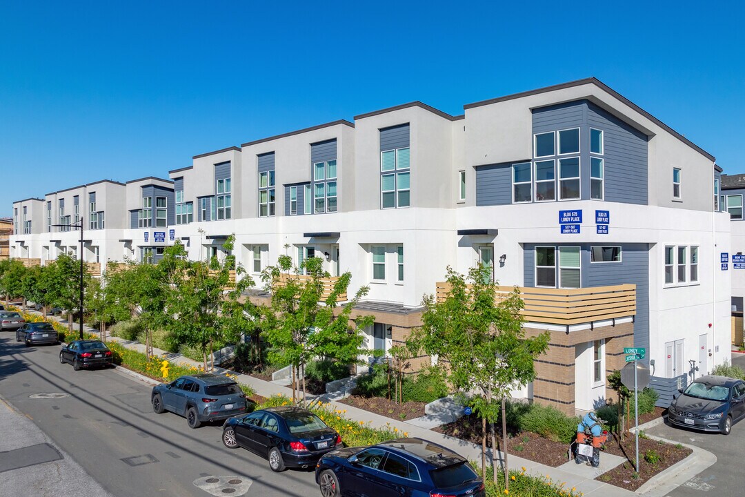 Parkside at Tarob Court in Milpitas, CA - Building Photo