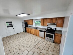 7920 Ft Amanda Rd in Lima, OH - Foto de edificio - Building Photo