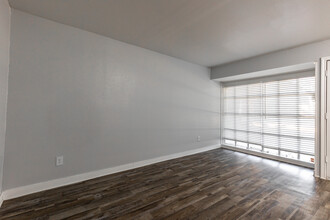 Flats at 183 in Irving, TX - Building Photo - Interior Photo