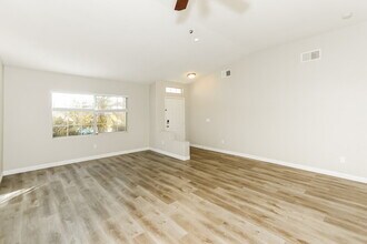 5037 Via De Fortuna Way in North Las Vegas, NV - Building Photo - Building Photo