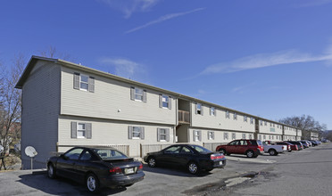 Creekside Apartments in Kingsport, TN - Building Photo - Building Photo