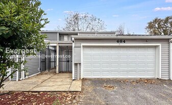 684 Idlewild Cir in Birmingham, AL - Building Photo