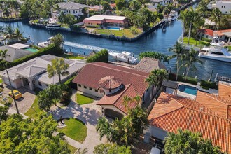 2075 Ixora Rd in North Miami, FL - Building Photo - Building Photo