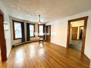 28 Willow St, Unit 2 in Cambridge, MA - Building Photo - Building Photo