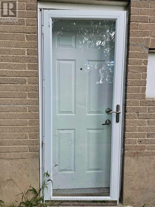 537 Clarke Rd in London, ON - Building Photo - Building Photo