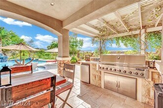 415 Stone Lair Ct in Henderson, NV - Building Photo - Building Photo