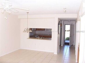 1613 Seascape Cir in Tarpon Springs, FL - Building Photo - Building Photo