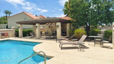 2426 E Palo Verde Dr in Phoenix, AZ - Building Photo - Building Photo