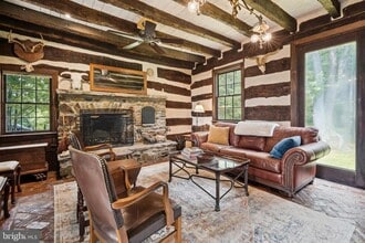 18285 Foundry Rd in Purcellville, VA - Building Photo - Building Photo