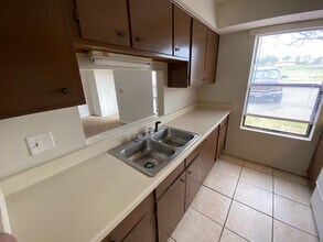 1721 Kathleen Dr in Columbia, SC - Foto de edificio - Building Photo