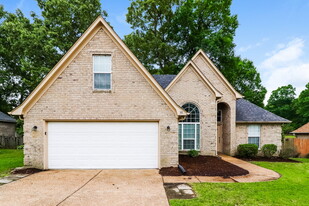 35 Lakewood Cove in Oakland, TN - Building Photo