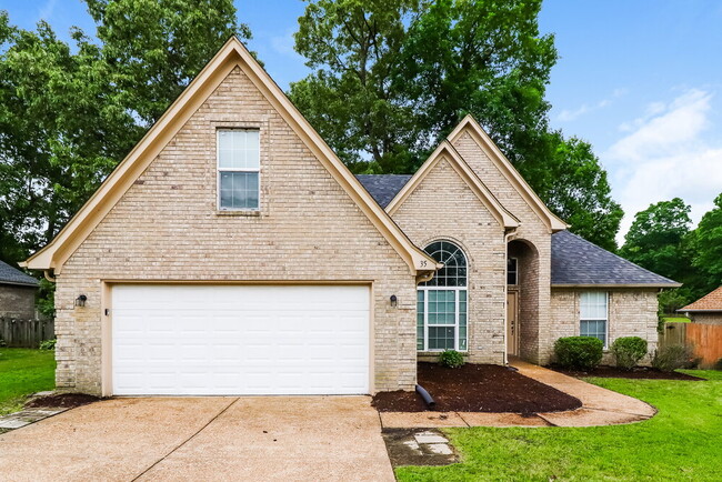 property at 35 Lakewood Cove