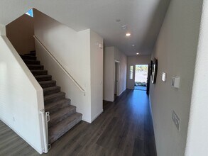 1196 Aspenparke Wy in Sacramento, CA - Building Photo - Building Photo