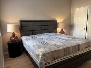 5130 S Jones Blvd, Unit 107 in Las Vegas, NV - Foto de edificio - Building Photo