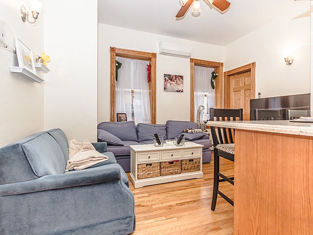 98 Myrtle St in Boston, MA - Foto de edificio - Building Photo