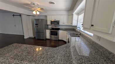 303 E Pomelo St in Groveland, FL - Building Photo - Building Photo