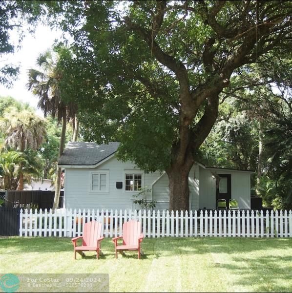 1017 Tequesta St in Fort Lauderdale, FL - Foto de edificio - Building Photo