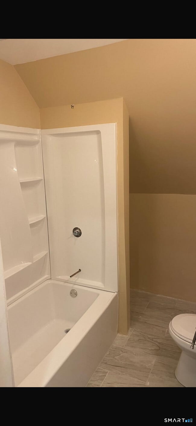 142 Chestnut Ave in Waterbury, CT - Building Photo - Building Photo