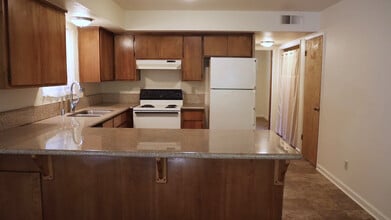 305 Ash St in Chico, CA - Building Photo - Building Photo