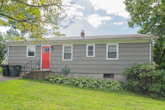 48 Wentworth St in Milford, CT - Building Photo - Building Photo