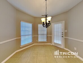 125 Lake Trail Dr in Red Oak, TX - Building Photo - Building Photo