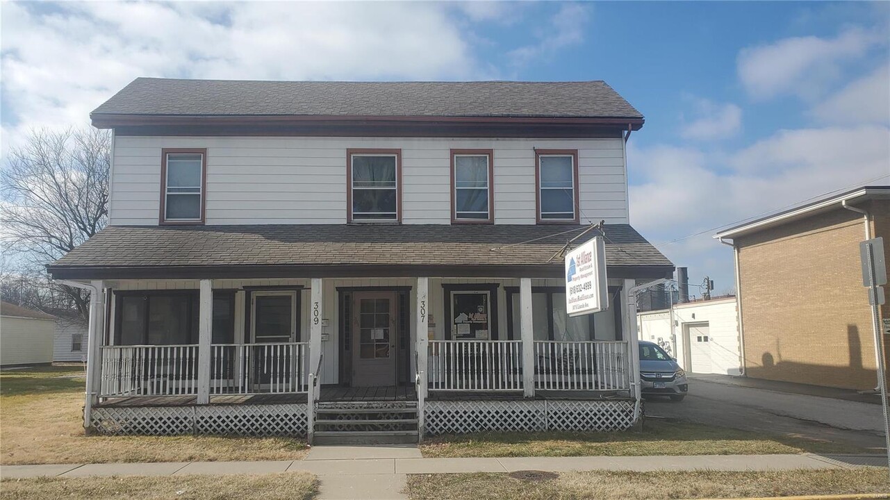 309 S Lincoln Ave in O'Fallon, IL - Building Photo