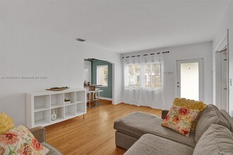 2462 SW 22nd Terrace in Miami, FL - Building Photo - Building Photo