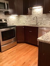1105 Lexington St, Unit Building 4 Unit 9 in Waltham, MA - Foto de edificio - Building Photo
