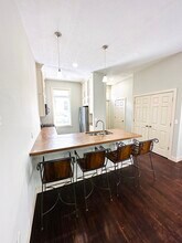 2239 Flora St in Cincinnati, OH - Foto de edificio - Building Photo
