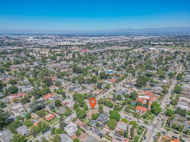 704 E Maple Ave in Orange, CA - Building Photo - Building Photo