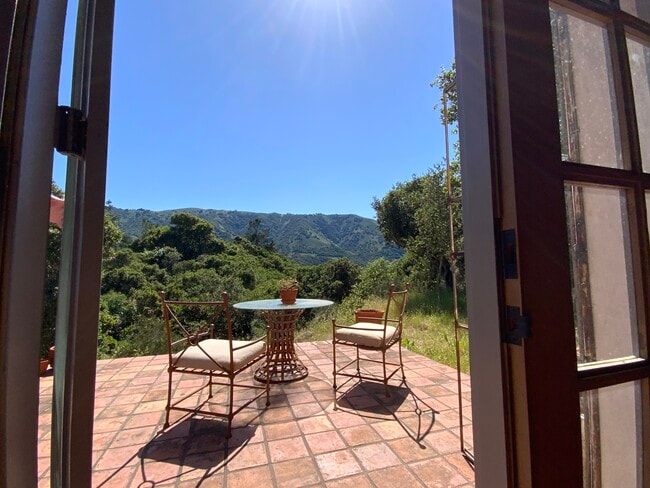 property at 17 Encina Dr