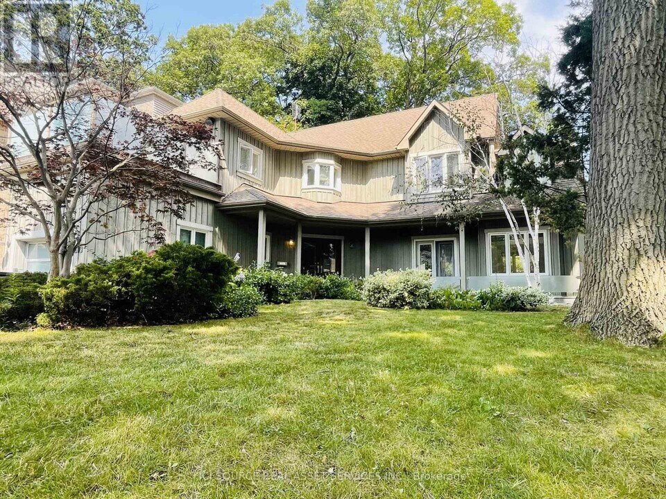 163 Silver Birch Ave in Toronto, ON - Building Photo