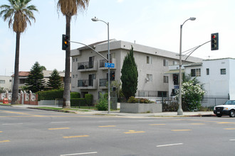 240 S Commonwealth Ave in Los Angeles, CA - Building Photo - Building Photo