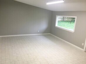 902 S 10th St in Rogers, AR - Building Photo - Building Photo