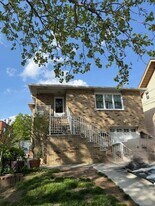 505 Sunset Terrace in Ridgefield, NJ - Building Photo